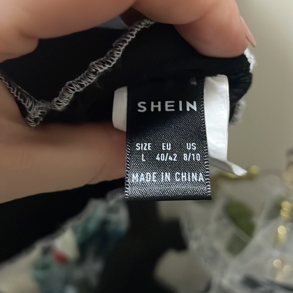 SHEIN SHIRTS BUNDLE - Picture 2 of 6